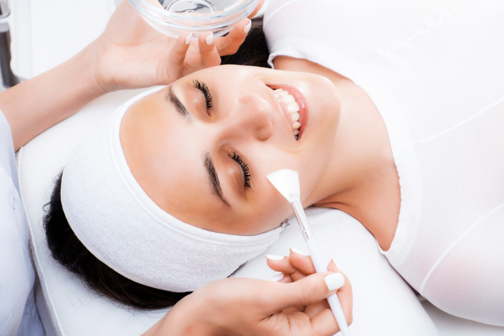 Face peeling at the beautician. Facial treatments. Photo chemical | Thrive Wellness in Cummings Hwy, Chattanooga, TN